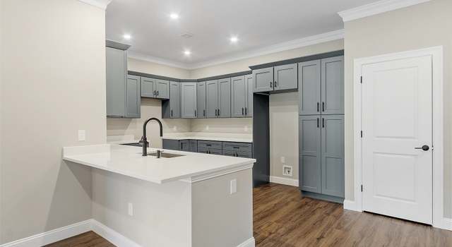 Photo of 10100 S Willow St #307, Manchester, NH 03103