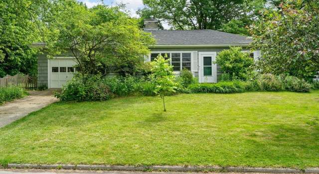 Photo of 10 Crescent Rd, Burlington, VT 05401