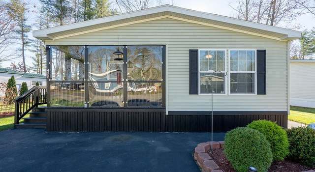 Photo of 425 Friar Tuck Dr, Exeter, NH 03833