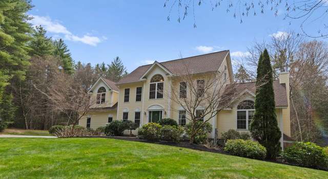 Photo of 7 Oxbow Farm Rd, Stratham, NH 03885