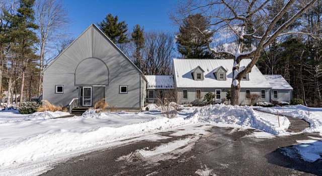 Photo of 75 Glengarry Dr, Stratham, NH 03885