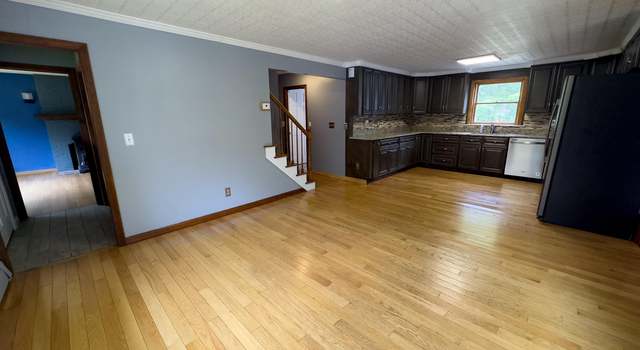 Photo of 463 Pingree Hill Rd, Auburn, NH 03032