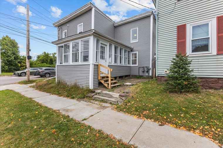 Photo of 244 N Champlain St Burlington, VT 05401