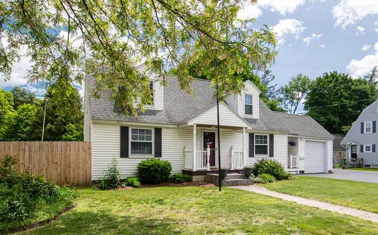 Photo of 2 E Dunstable Rd Nashua, NH 03060