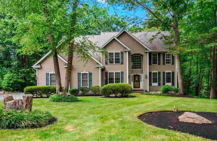 Photo of 17 Sycamore Ave Salem, NH 03079-4817