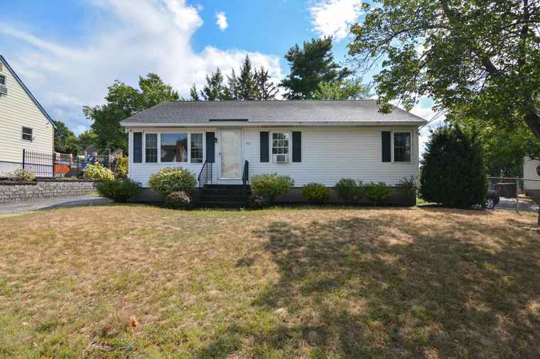 Photo of 527 Clay St Manchester, NH 03103