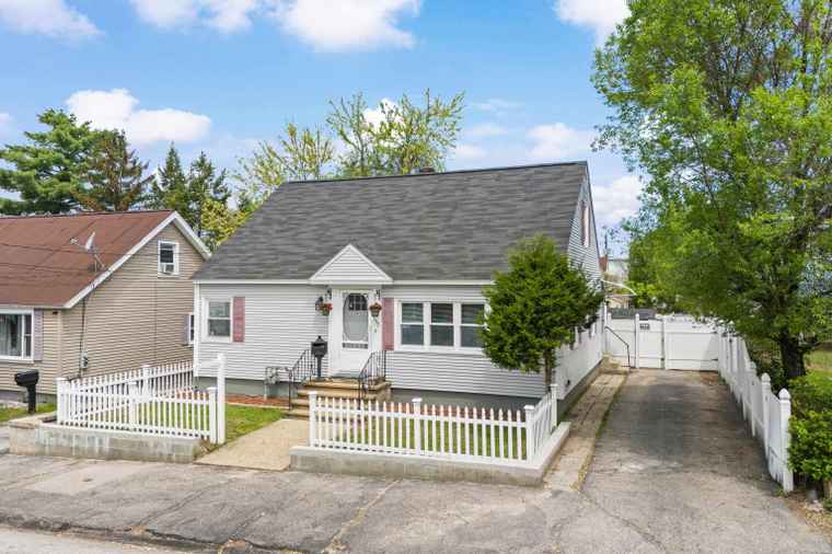Photo of 552 Dix St Manchester, NH 03103