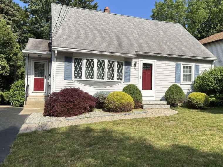 Photo of 75 Morgan St Manchester, NH 03102