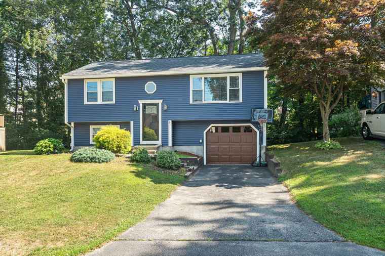 Photo of 15 Killian Dr Nashua, NH 03062