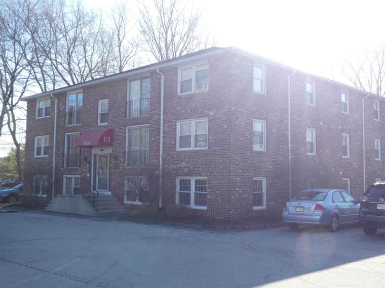 Photo of 101 E BROADWAY St #14 Derry, NH 03038