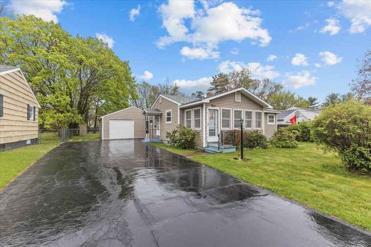 Photo of 173 Tracy Dr Burlington, VT 05408