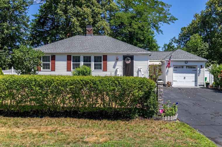 Photo of 19 Hall Ct Portsmouth, NH 03801