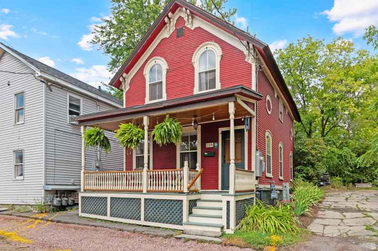 Photo of 218 Pine St Burlington, VT 05408