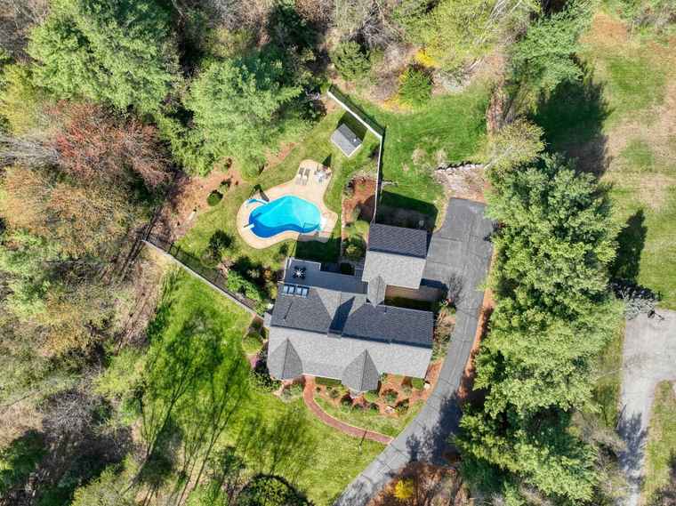 Photo of 72 McAllister Rd Bedford, NH 03110