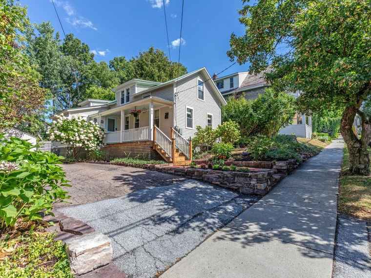 Photo of 66 Spruce St Burlington, VT 05401