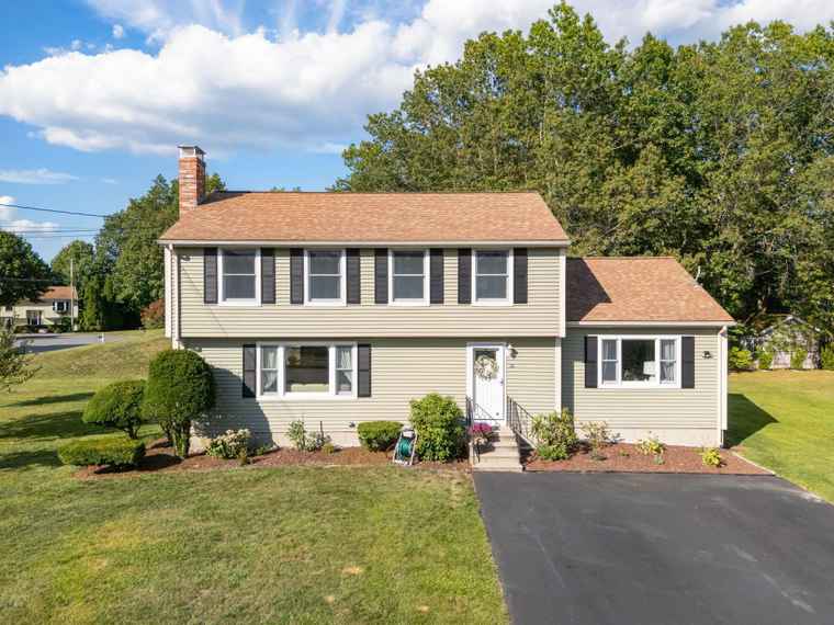Photo of 31 Mckenna Dr Nashua, NH 03062