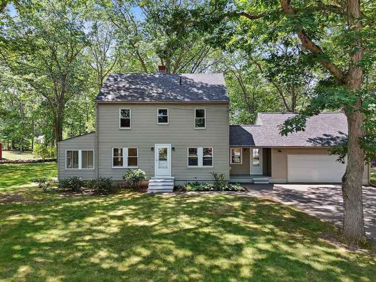 Photo of 3 Coolidge Dr Portsmouth, NH 03801