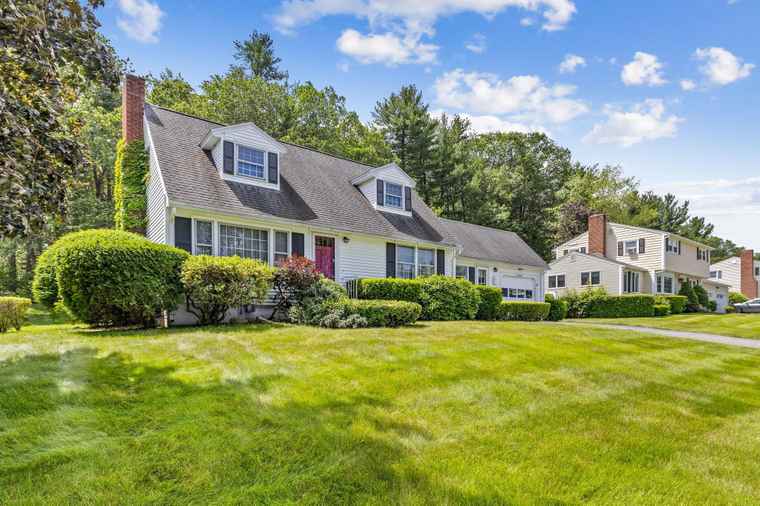 Photo of 23 Massachusetts Dr Nashua, NH 03060
