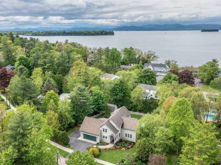 Photo of 278 S Cove Rd Burlington, VT 05401