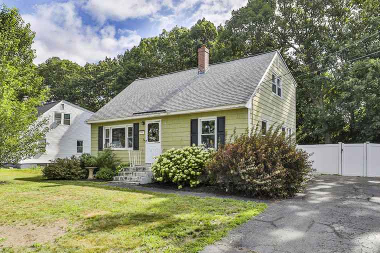 Photo of 98 Appleside Dr Nashua, NH 03060