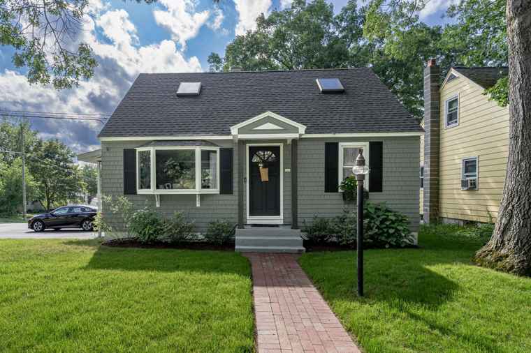 Photo of 182 Whitney Ave Manchester, NH 03104