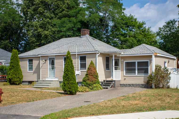 Photo of 7 Hall Ct Portsmouth, NH 03801