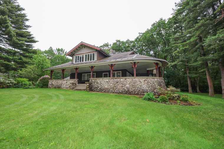 Photo of 1366 Beech St Manchester, NH 03104