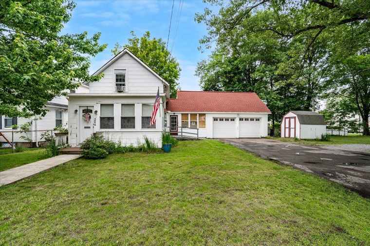 Photo of 264 Candia Rd Manchester, NH 03109