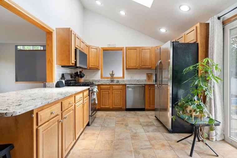 Photo of 19 Westray Dr Nashua, NH 03062
