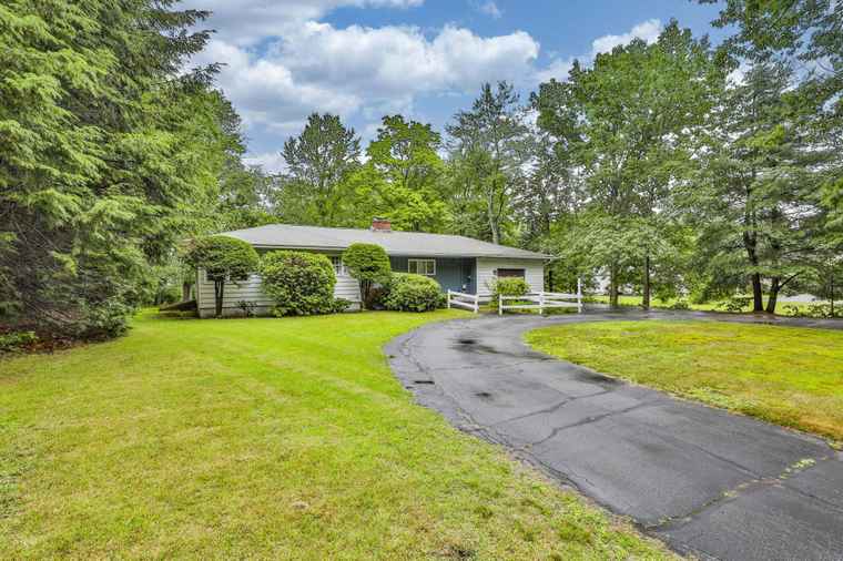 Photo of 246 Huse Rd Manchester, NH 03103