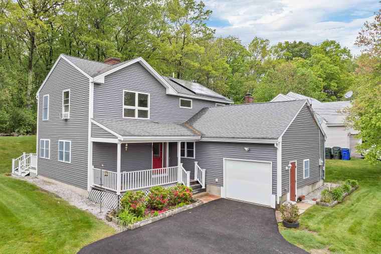 Photo of 292 Pinebrook Pl Manchester, NH 03109