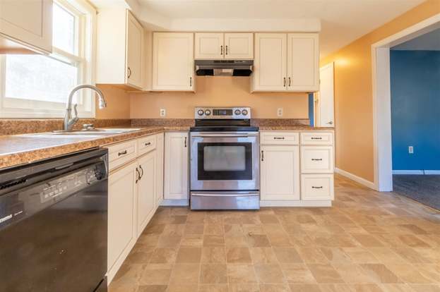 6 Reading Rd Nashua Nh 03062 Mls 4840867 Redfin