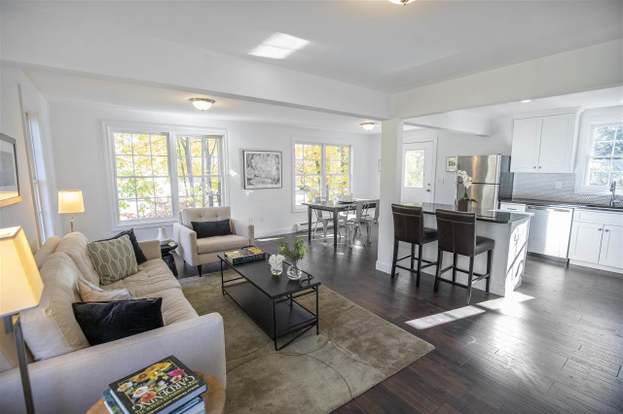 4 Kendall Pond Rd Derry Nh 03038 2 Beds 1 Bath