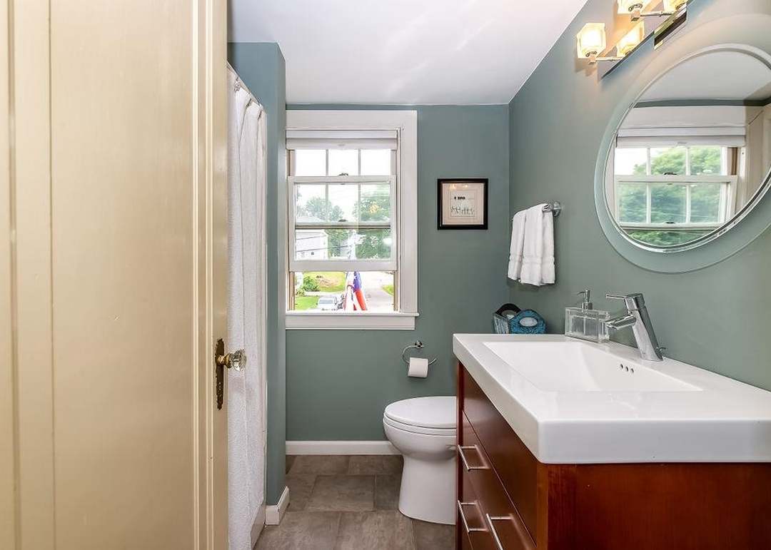 88 Kensington Rd, Portsmouth, NH 03801