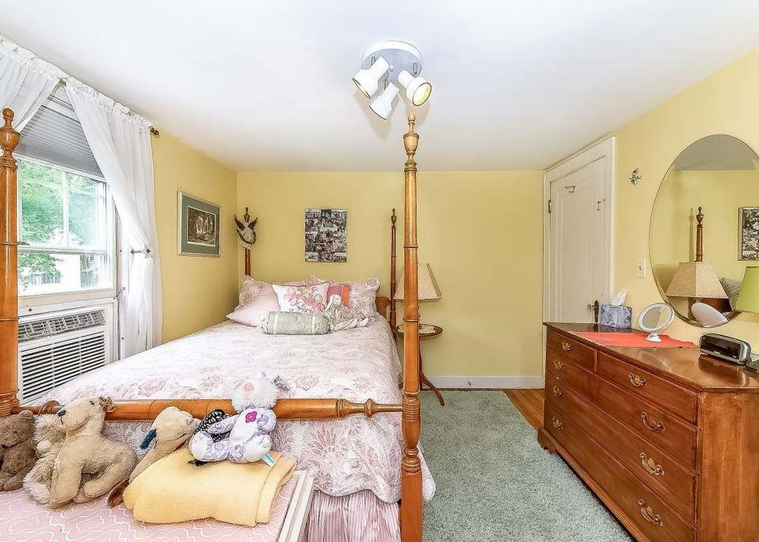 88 Kensington Rd, Portsmouth, NH 03801
