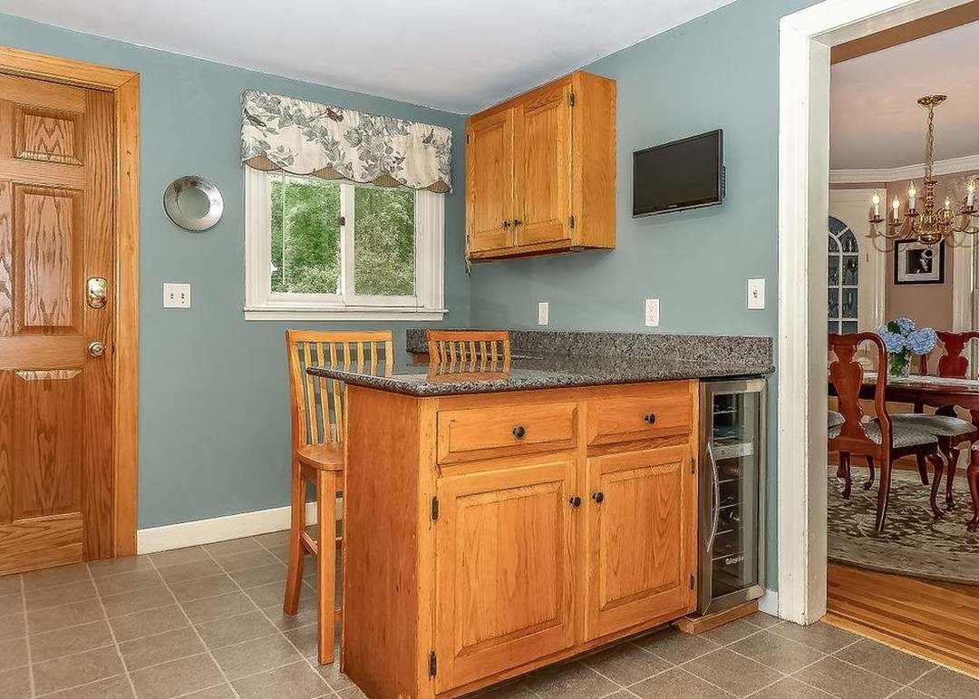 88 Kensington Rd, Portsmouth, NH 03801