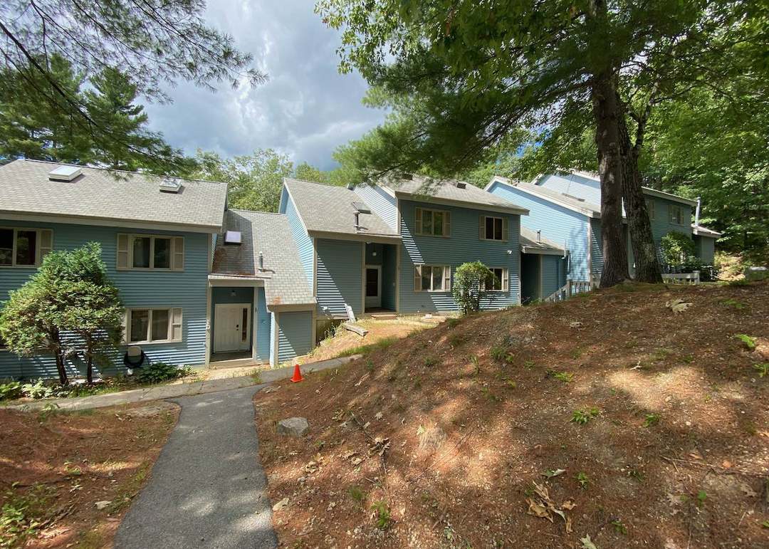 89 Village Way Unit 1E, Conway, NH 03860 | Redfin