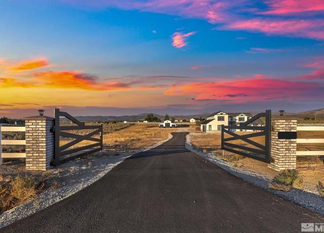 Property at 1409 Hunters Point Dr, Gardnerville, NV 89410, 5 beds, 4 baths