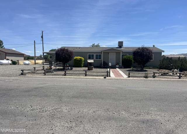 Property at 22 Penrose Dr, Yerington, NV 89447, 3 beds, 2 baths
