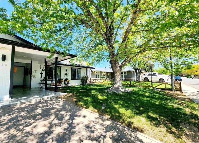 Property at 930 Glen Meadow Dr, Sparks, NV 89434, 3 beds, 2 baths