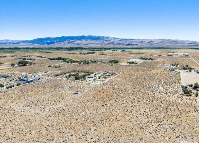 Property at 1650 E Cougar St, Silver Springs, NV 89429