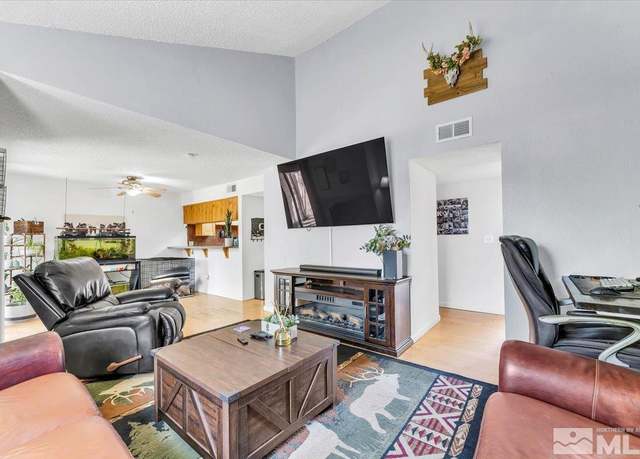 Property at 1001 Adrian Way, Sparks, NV 89431, 3 beds, 1.5 baths
