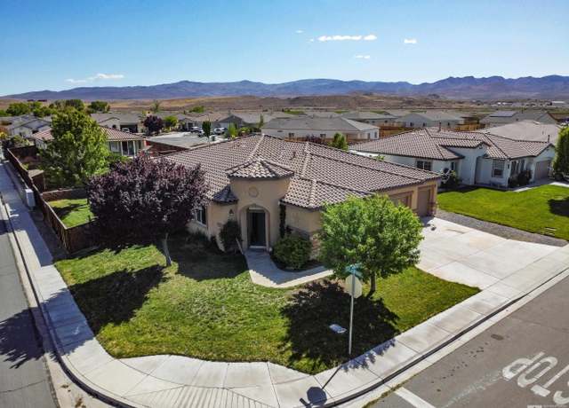Property at 887 Jill Marie Ln, Fernley, NV 89408, 4 beds, 3.5 baths