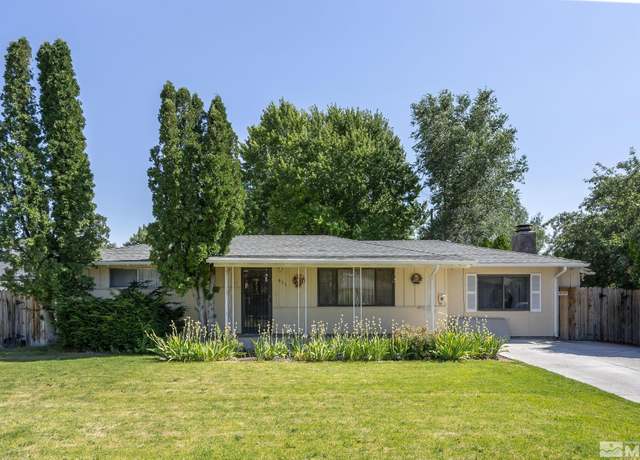 Property at 635 W Long St, Carson City, NV 89703, 3 beds, 2.5 baths