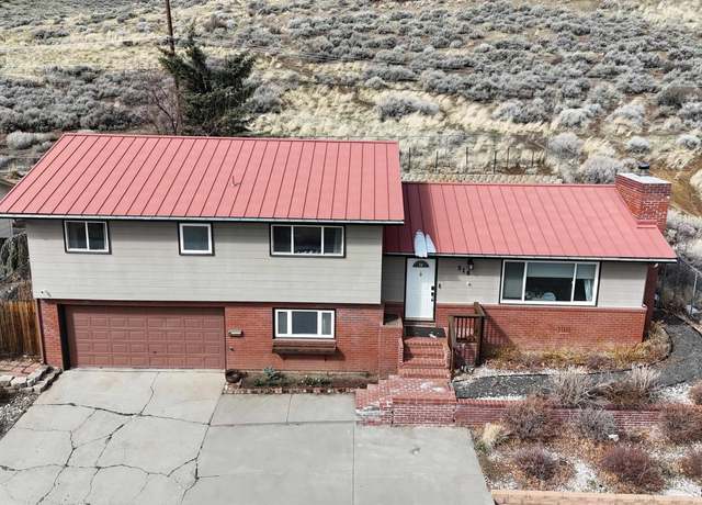 Property at 516 Terrace St, Carson City, NV 89703, 4 beds, 3 baths