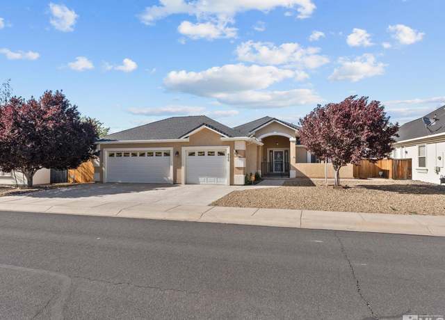 Property at 800 Divot Dr, Fernley, NV 89406, 3 beds, 2 baths