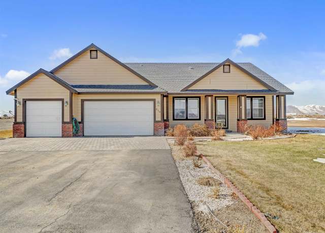 Property at 310 Eagle Pl, Smith, NV 89430, 4 beds, 2.5 baths