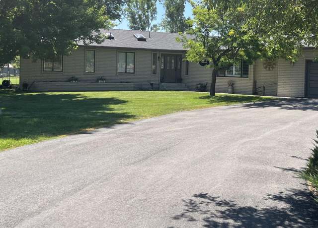 Property at 495 Green Acres Dr, Gardnerville, NV 89460, 3 beds, 2 baths