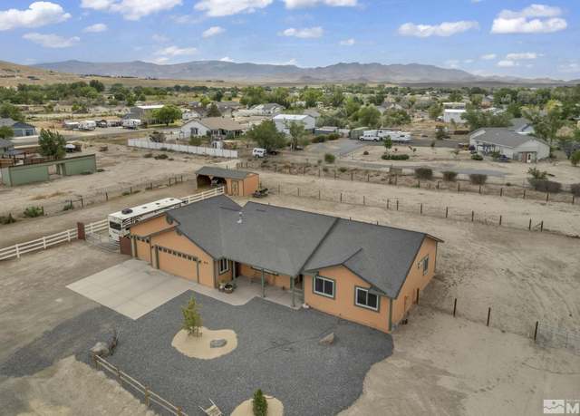 Property at 1155 Dinah Dr, Fernley, NV 89408, 3 beds, 2 baths