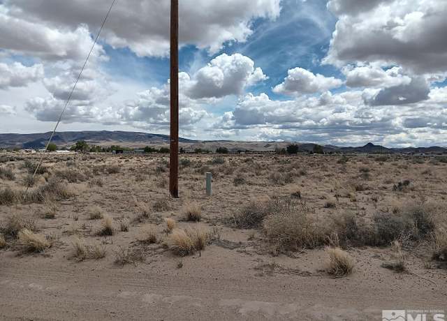 Property at 2095 E 10th St, Silver Springs, NV 89429